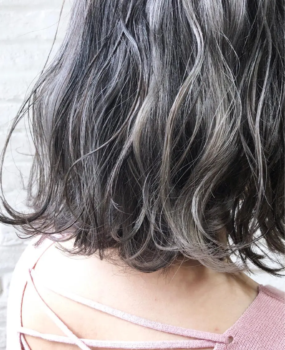 ショート カラー ヘアアレンジ バレイヤージュ ハイライトカラー ハイライト レイヤーカット ヘアカラー トリートメント 小松 郁斗のヘアスタイル