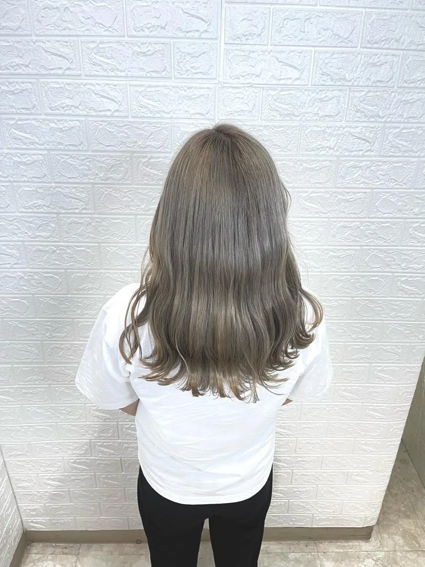 ロング カラー ヘアカラー トリートメント 六反 仁哉のヘアスタイル