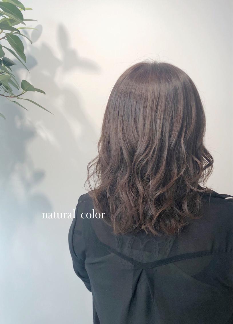 ミディアム 岸川 恭子のヘアスタイル
