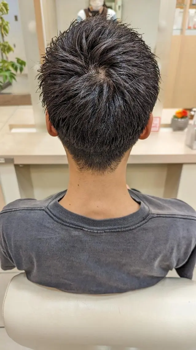ショート カット 斉藤 充哉のヘアスタイル