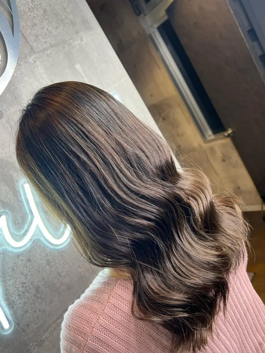 ロング カラー シールエクステ バレイヤージュ ダブルカラー グラデーションカラー ハイライトカラー ミルクティーハイトー ン💖Mikaのヘアスタイル