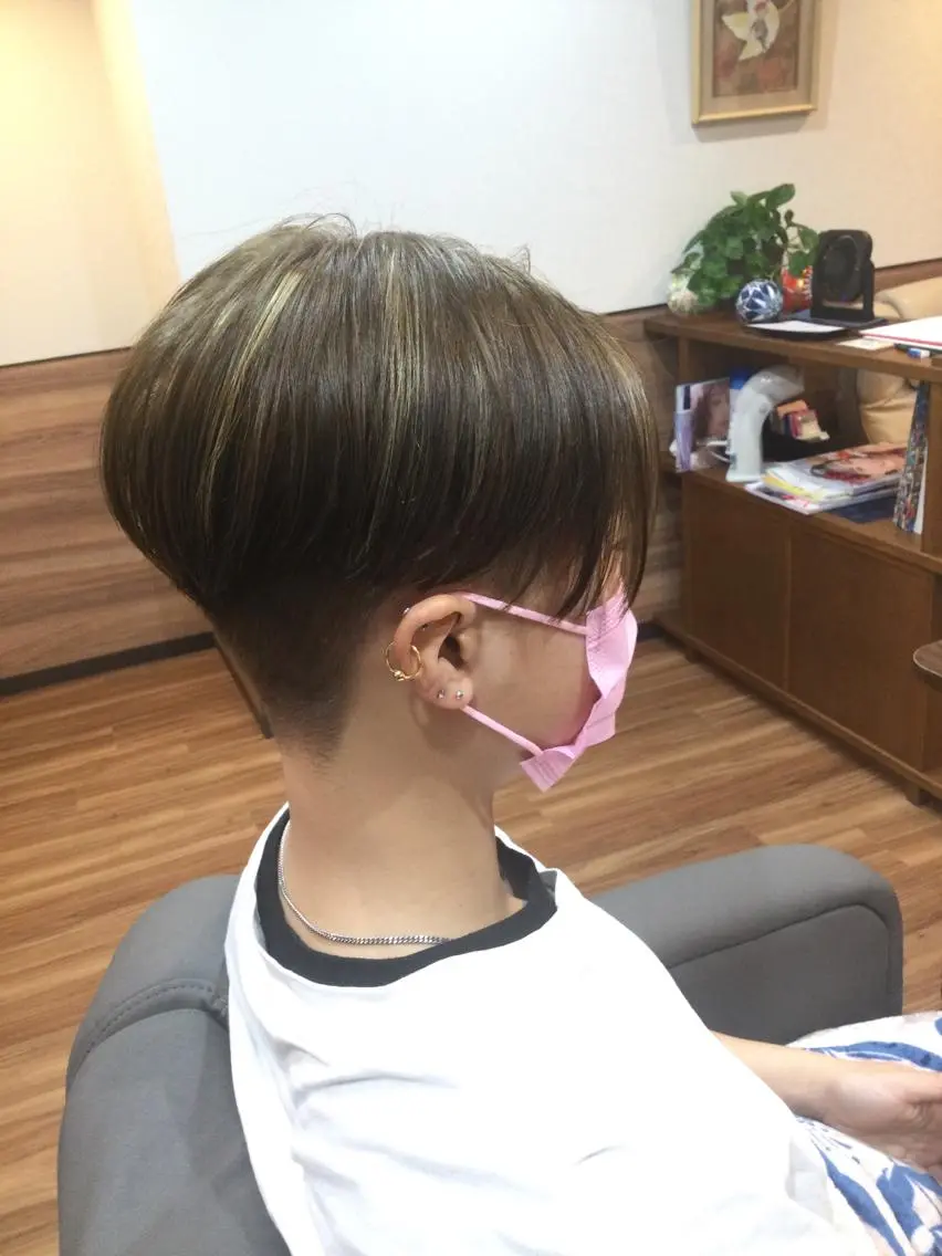 ショート カラー ベリーショート ハイライトカラー ハイライト ショートヘア Annon プライベートサロンのヘアスタイル