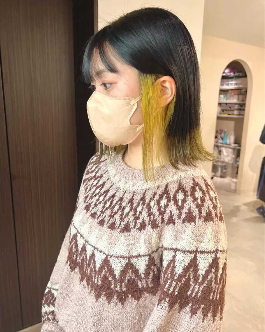 ショート カラー 切りっぱなしボブ インナーカラー ボブ RAIMA ケアハイトーンのヘアスタイル