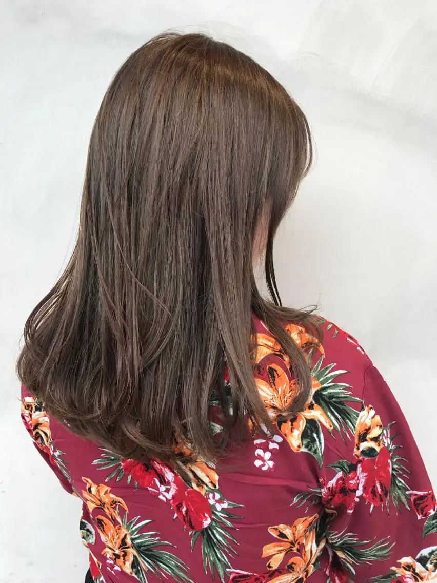 セミロング カラー ブリーチ 透明感カラー カット ヘアカラー トリートメント 艶髪育成サロン 京橋　shinのヘアスタイル