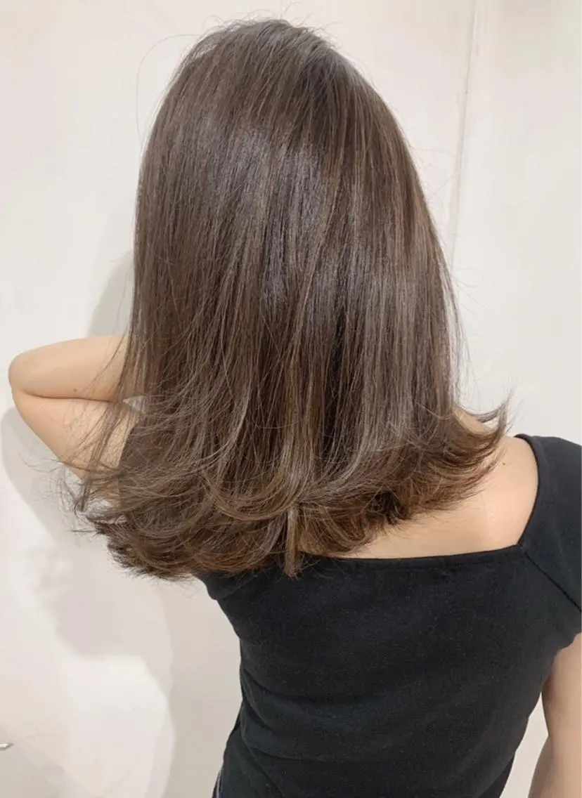ミディアム カラー アッシュ バレイヤージュ ブリーチ デザインカラー グレージュ カット ヘアカラー トリートメント 京都大人女性ショート 徒歩1分/秋山のヘアスタイル