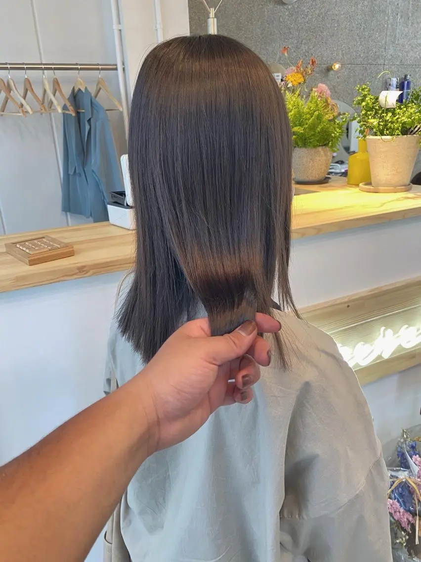 セミロング カラー ダークグレー ヘアカラー トリートメント 八谷 将平のヘアスタイル