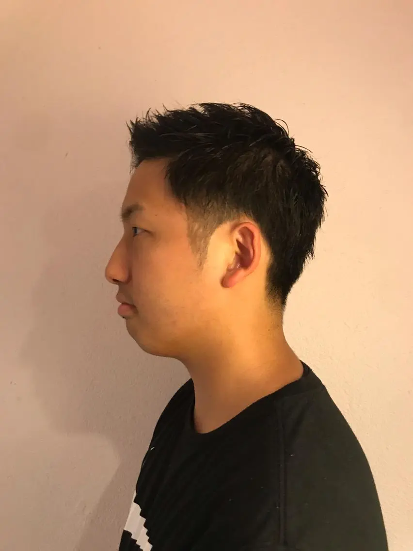 ショート メンズ ツーブロック 刈り上げ 板倉 涼太のヘアスタイル