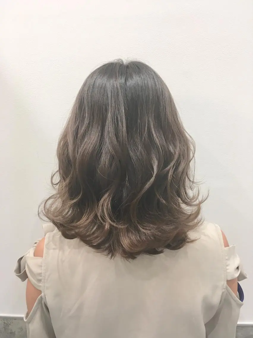 ミディアム カラー グレージュ ヘアカラー トリートメント ヘッドスパ ヘアセット yoshi ☆のヘアスタイル
