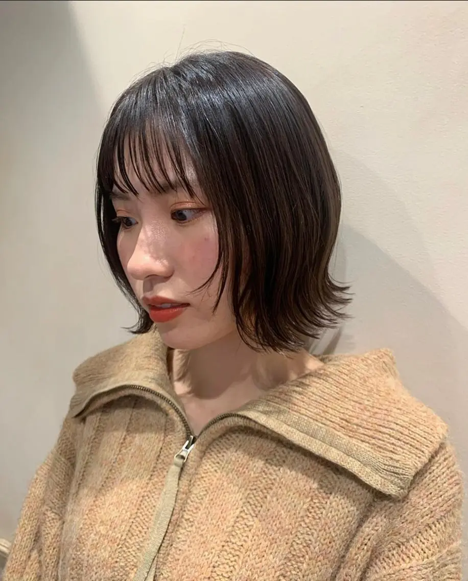 ショート ボブ 顔まわりレイヤー レイヤーカット 外ハネヘア 福代 茉耶のヘアスタイル