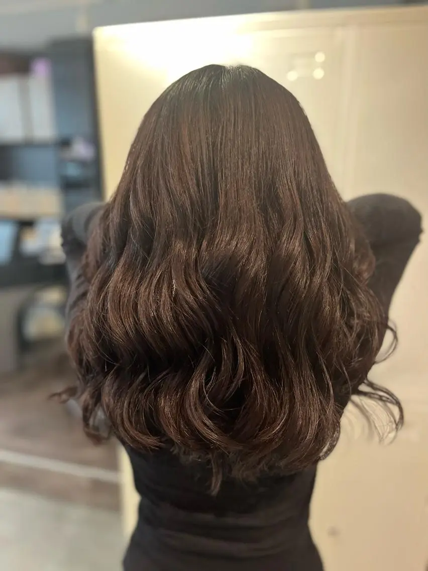 セミロング 川畑 花菜のヘアスタイル