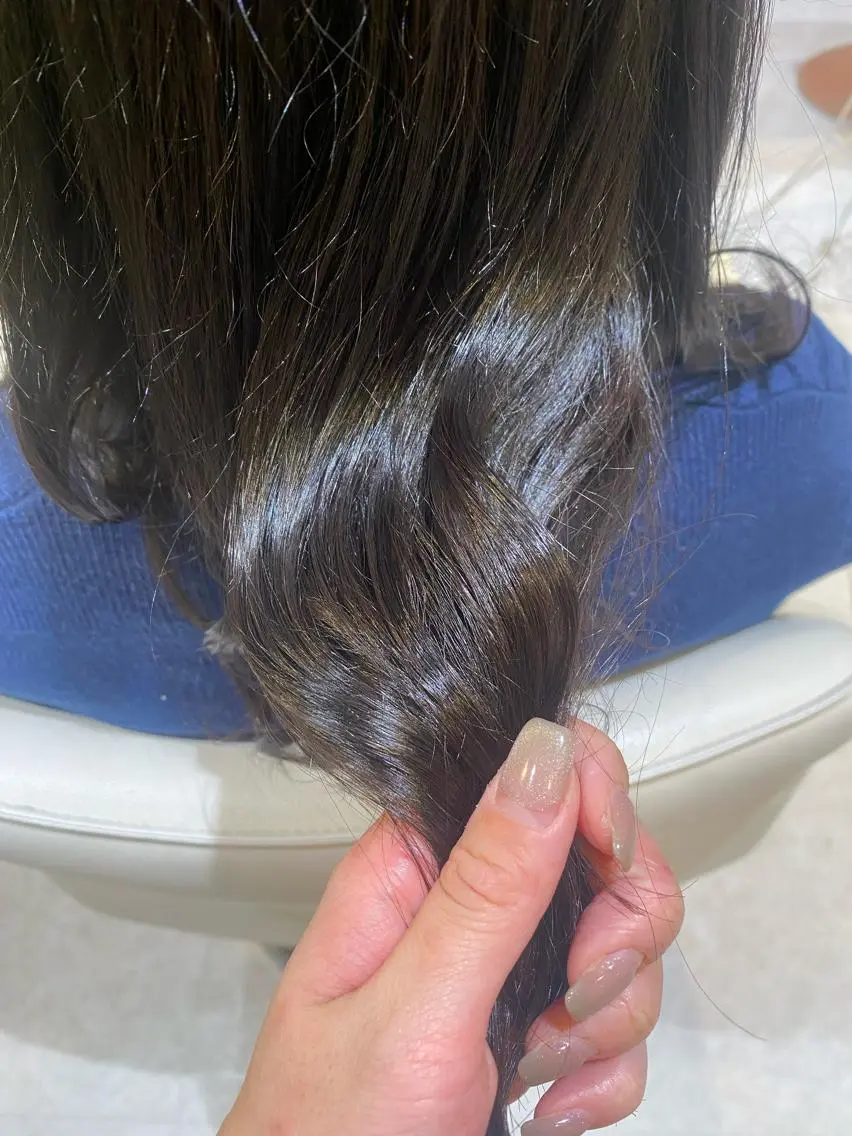 セミロング ヘアカラー 梛木 唯のヘアスタイル