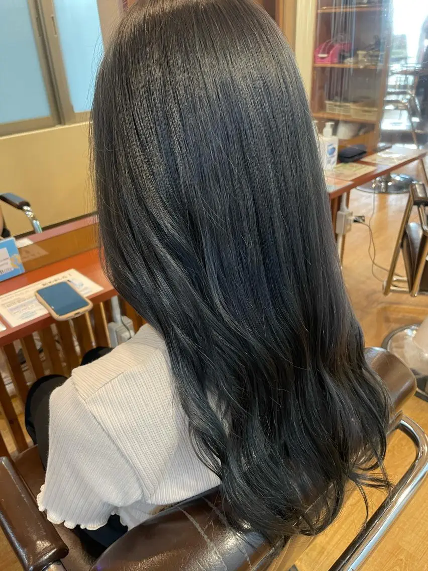 ロング カラー ブルーカラー ブルーグレー ヘアカラー トリートメント チヒョ🦋 韓国hair🇰🇷のヘアスタイル