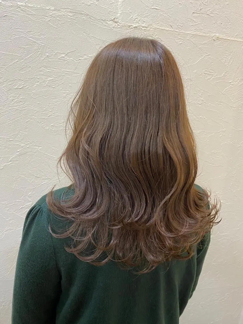 ロング カラー ベージュカラー ヘアカラー トリートメント ENIF ヤマグチアツコのヘアスタイル
