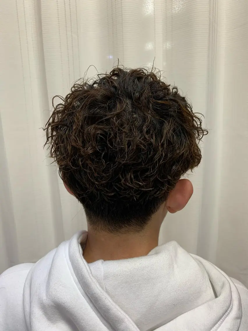 ショート パーマ メンズ特化西村 雄太のヘアスタイル