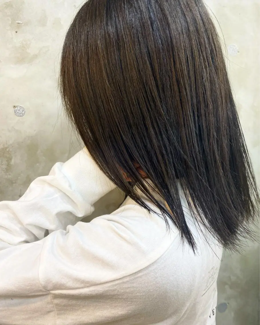 セミロング カラー アッシュ ベージュカラー オリーブベージュ 志賀 あずみのヘアスタイル