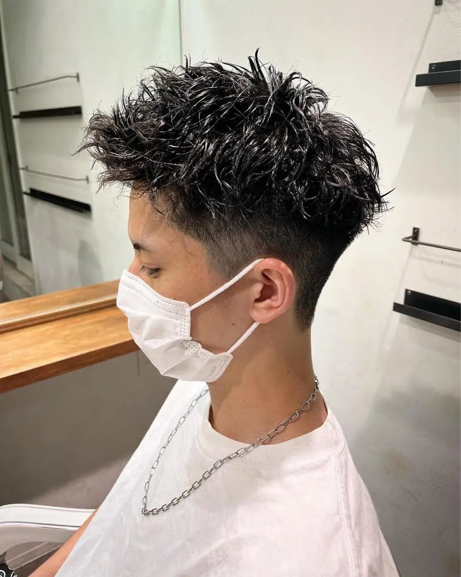 ショート パーマ メンズ アイブロウ メンズパーマ メンズツイストパーマ メンズアイブロウ ツイストパーマ 京都駅メンズカット/ パーマ/Keigoのヘアスタイル