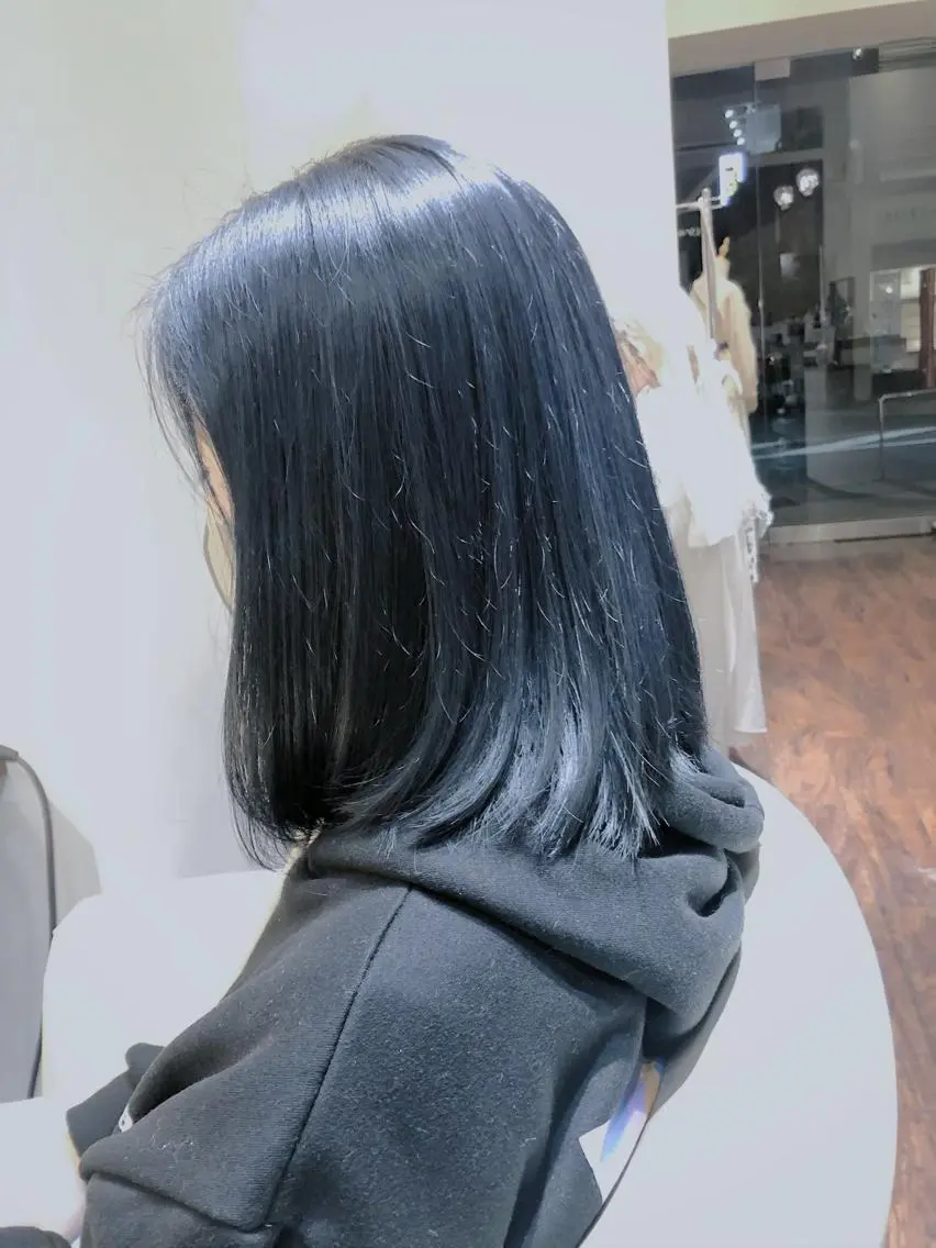 ミディアム カラー ネイビーカラー CoCooN satoshiのヘアスタイル