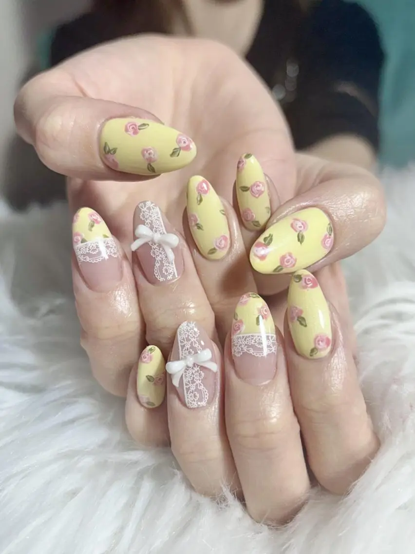 ネイル フラワーネイル レース リボン 黄色 nail salon Libertyのネイルデザイン