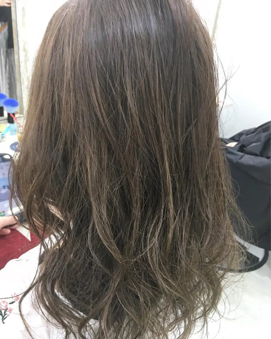 セミロング カラー 髪質改善 中川　翔のヘアスタイル