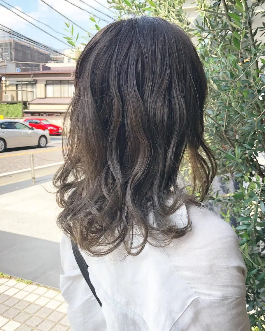 ロング カラー 東 みのりのヘアスタイル