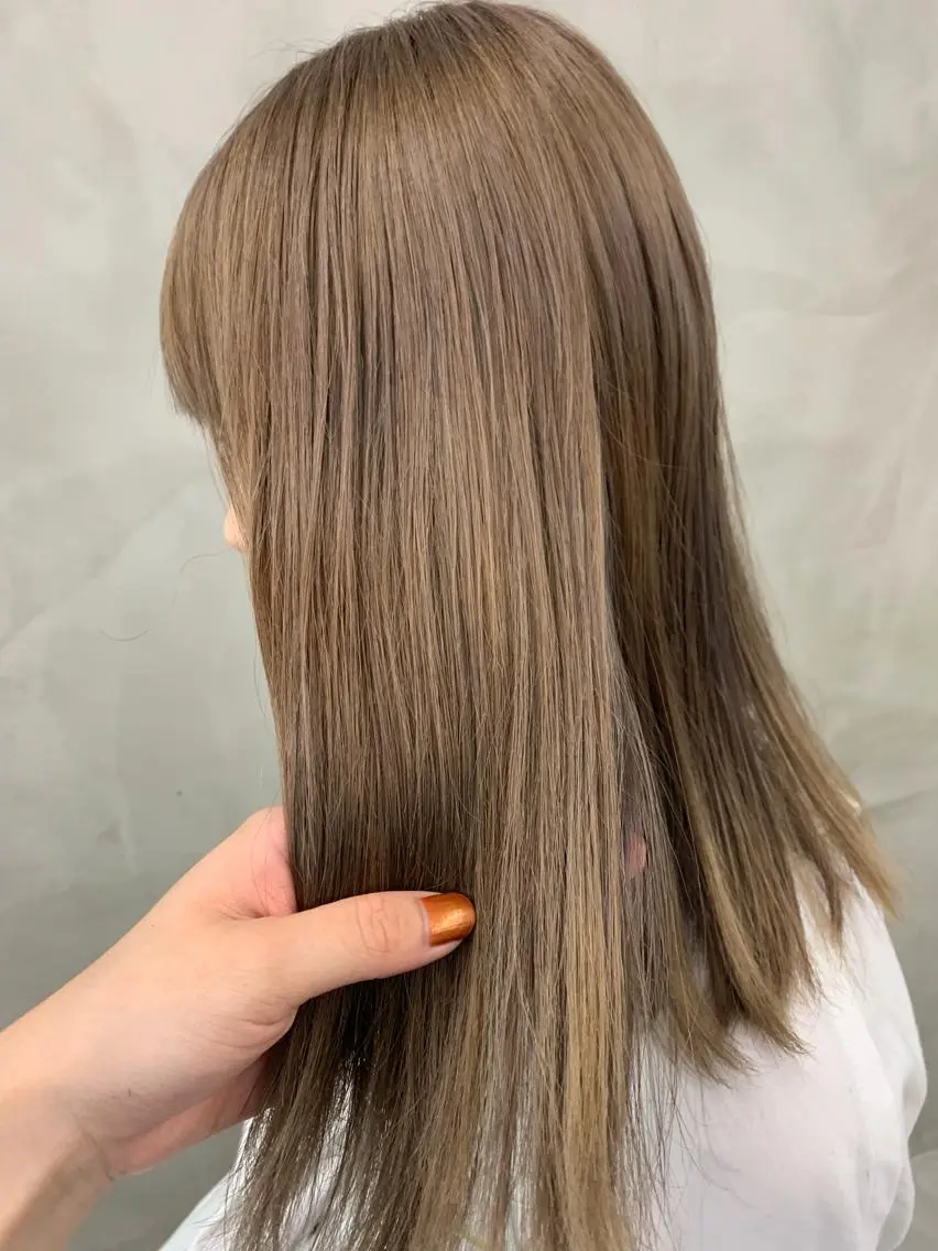 カラー ベージュカラー フォギーベージュ ミルキーベージュ ヘアカラー トリートメント 💓パーマ，💗 レイヤーカットのヘアスタイル