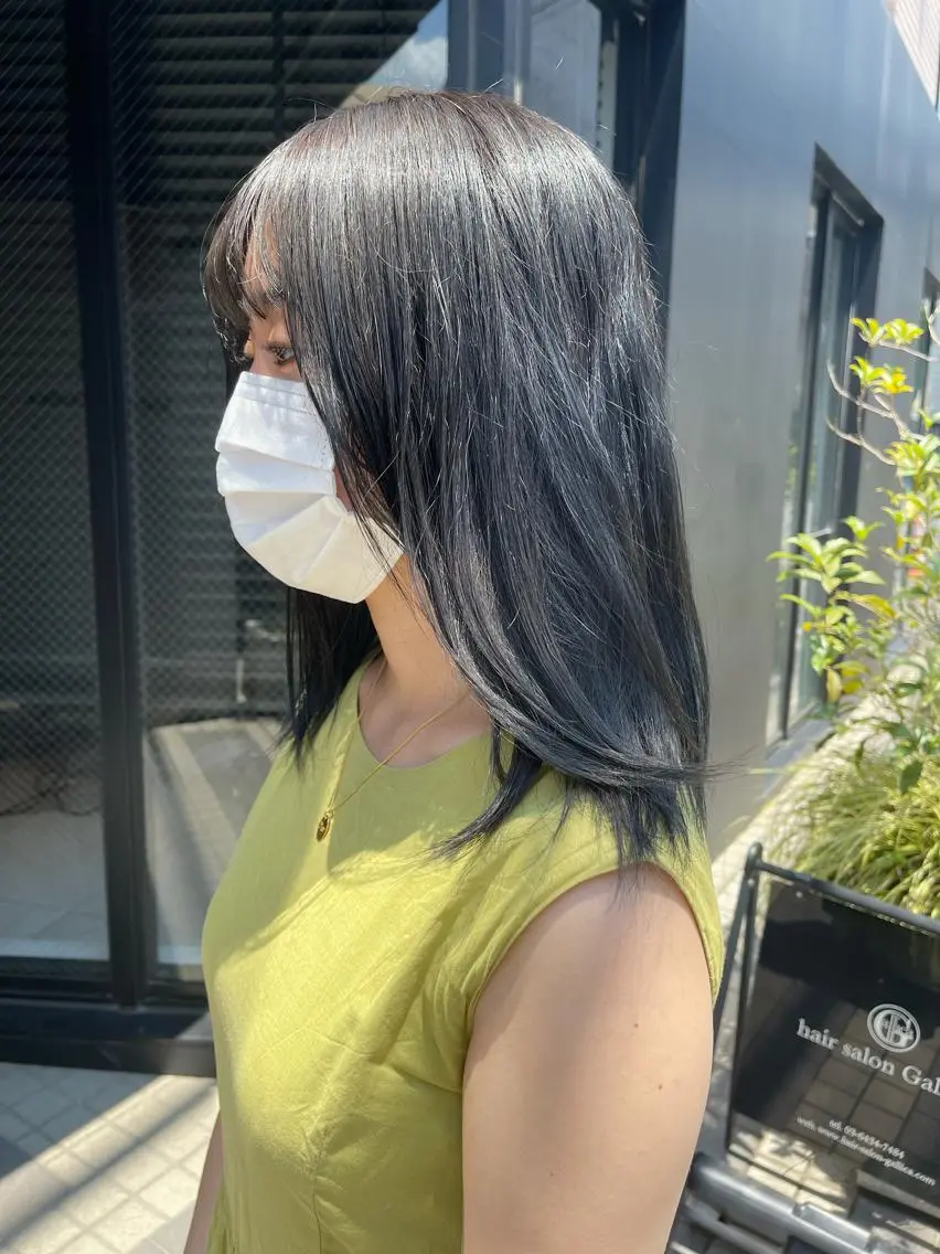 ミディアム カラー 黒髪 グレーブラック 透明感/レイヤー スタイル🤎mamiのヘアスタイル