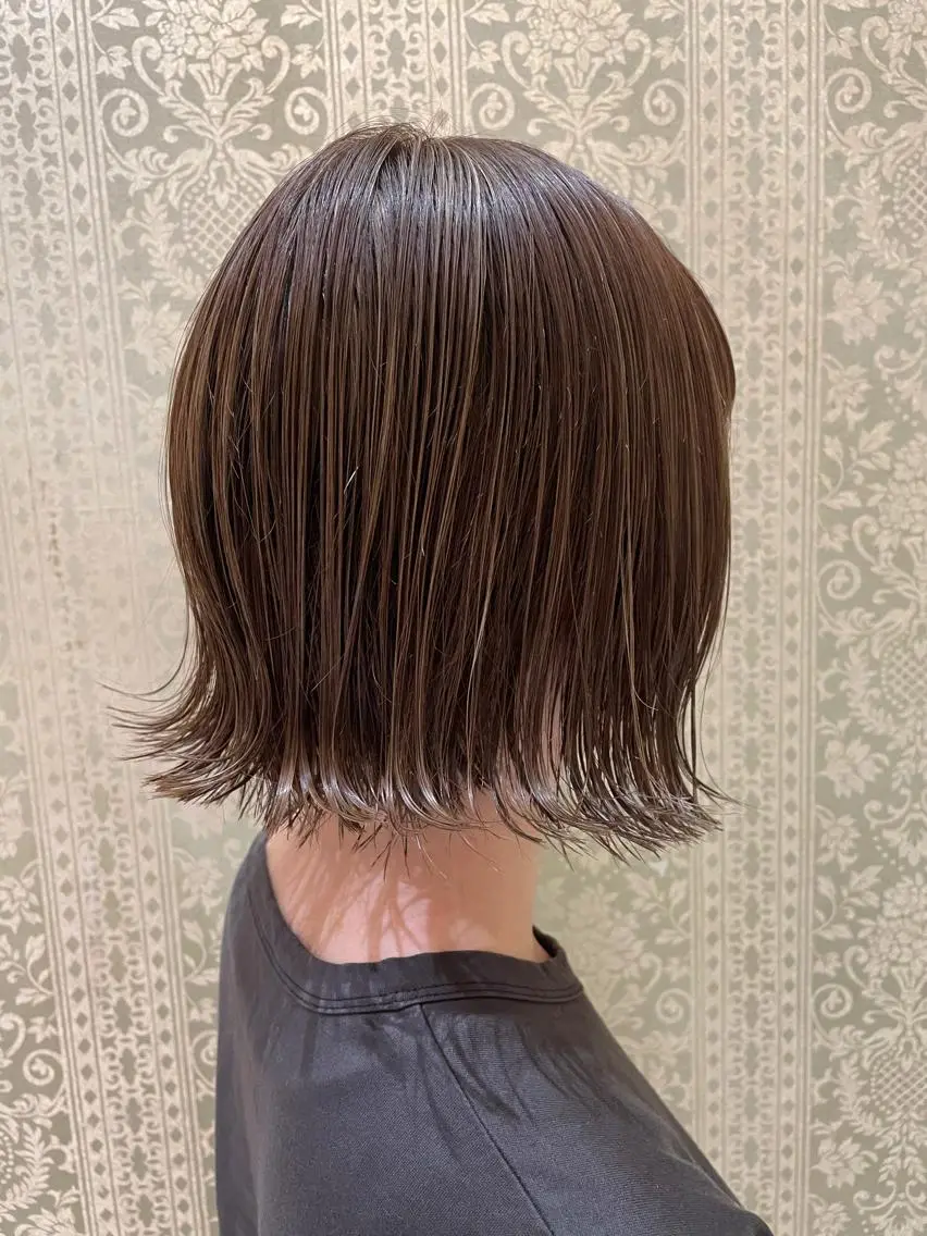ショート ボブ ハイライト 外ハネヘア 高槻裕二 ショートボブ縮毛矯正のヘアスタイル