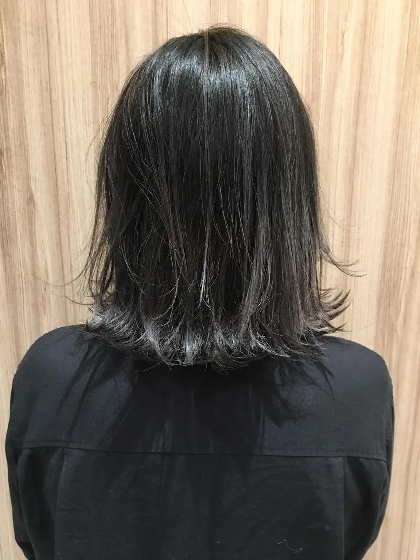 ミディアム カラー ハイライトカラー シルバー ハイライト 寺内 紳悟のヘアスタイル