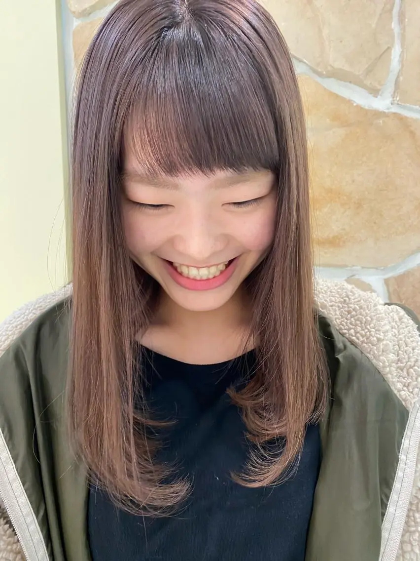 セミロング カラー ベージュカラー ブリーチ バイオレットカラー カット ヘアカラー トリートメント Zina 札幌 harukaのヘアスタイル