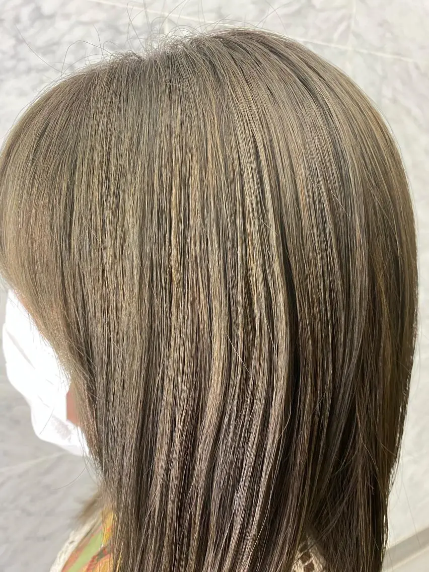 ミディアム カラー オリーブカラー ミディアムレイヤー 添田晃基のヘアスタイル