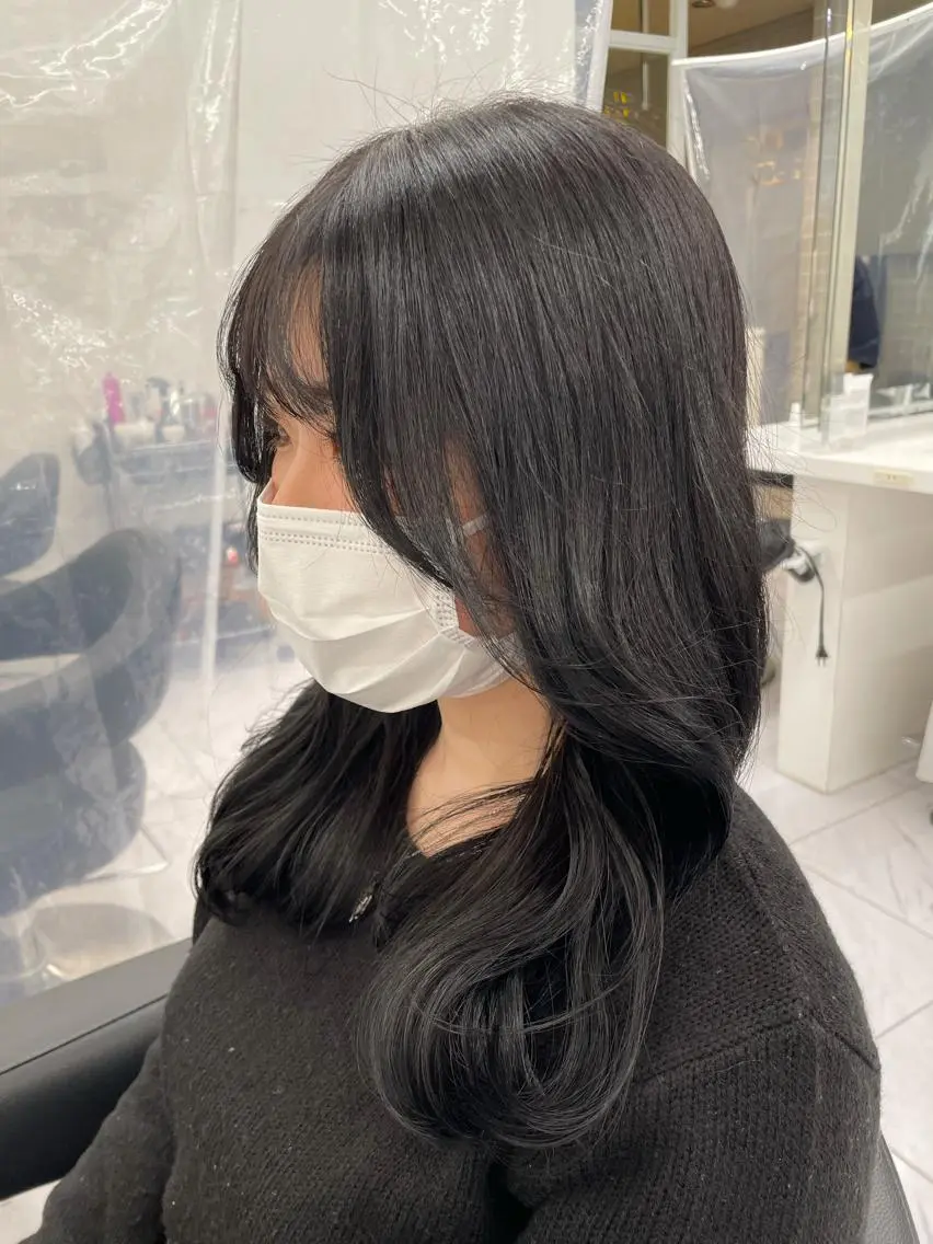 ミディアム カラー 抜け感レイヤー︴ ニュアンスカラーのヘアスタイル