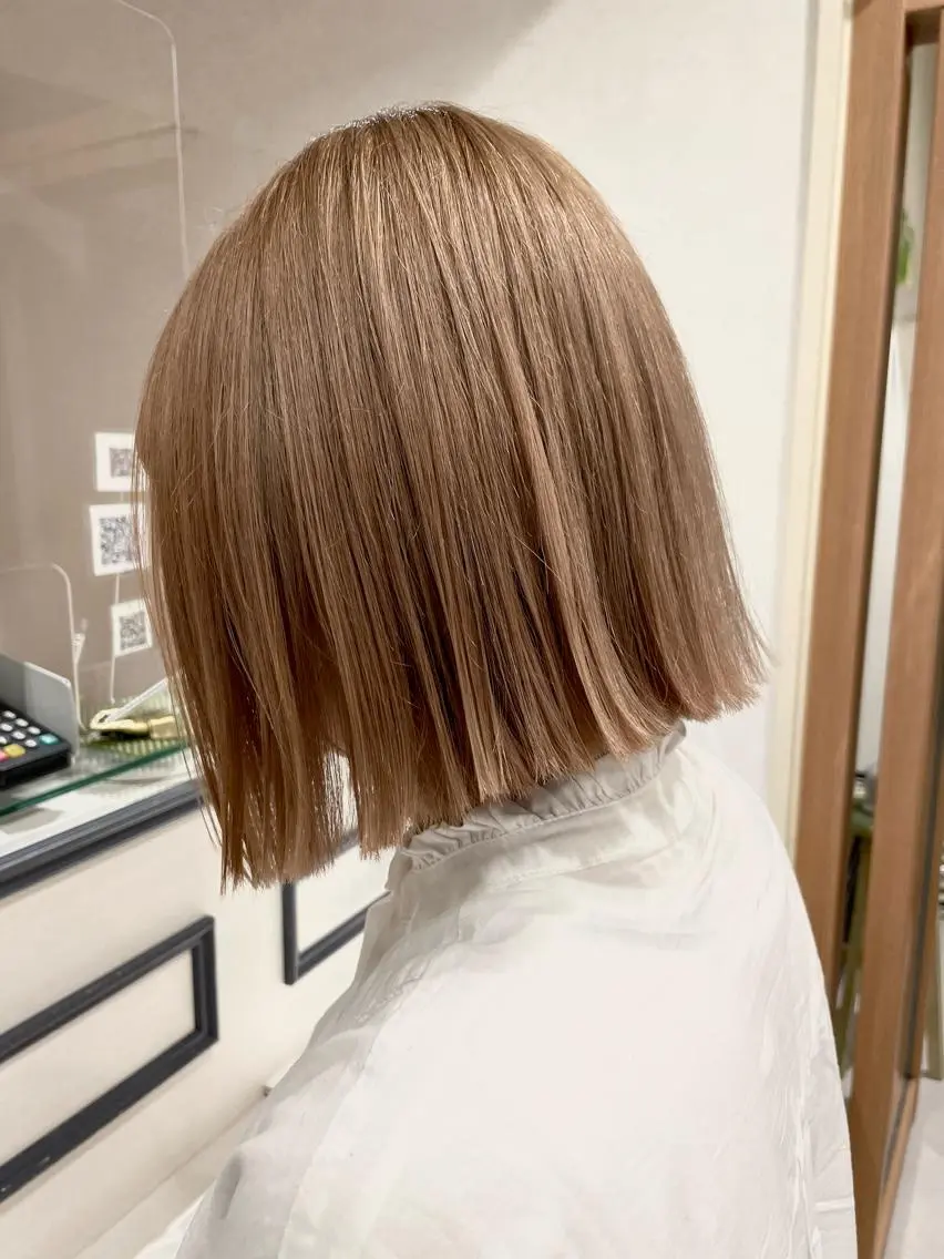 ミディアム カラー ベージュカラー ミルクティーベージュ みうら さやかのヘアスタイル