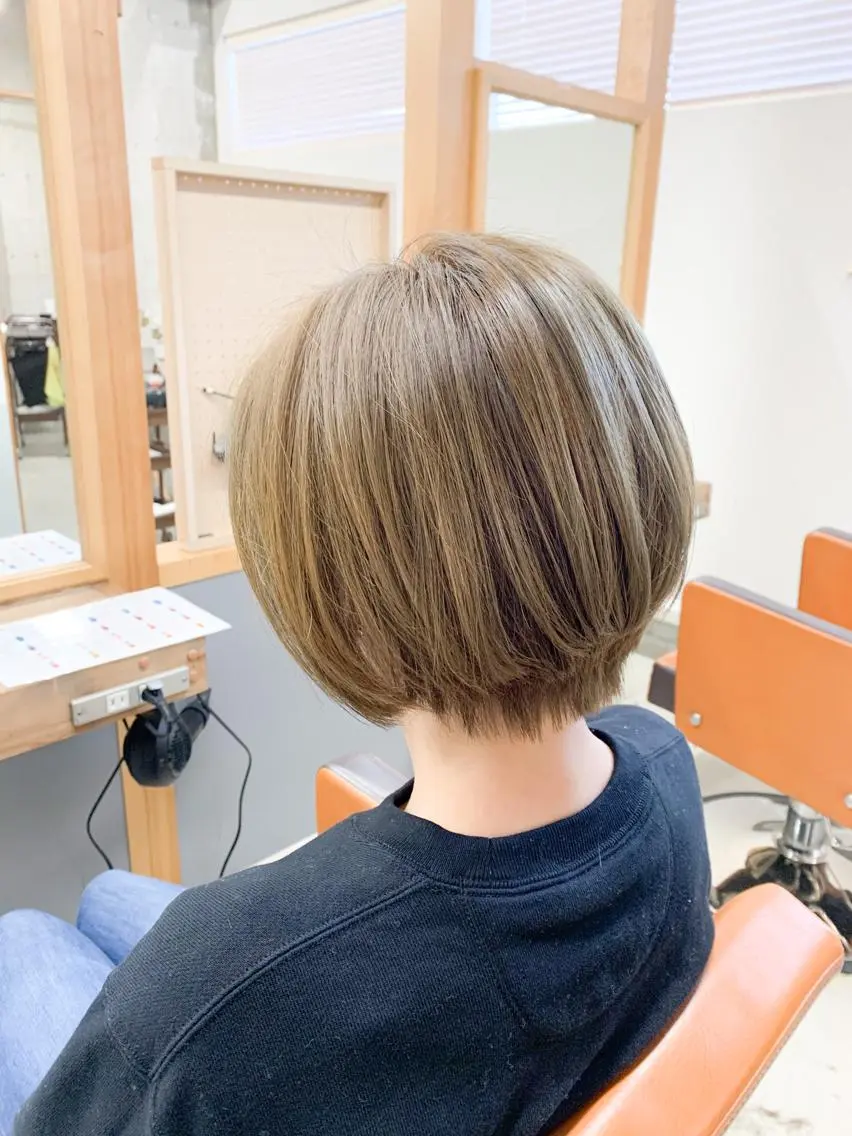 ショート カラー パーマ ヘアアレンジ メンズ キッズ ネイル マツエク・マツパ 切りっぱなしボブ メンズバレイヤージュ センターパート メンズインナーカラー マッシュ カット ヘアカラー 角床直哉 カラーカットNO 1のヘアスタイル