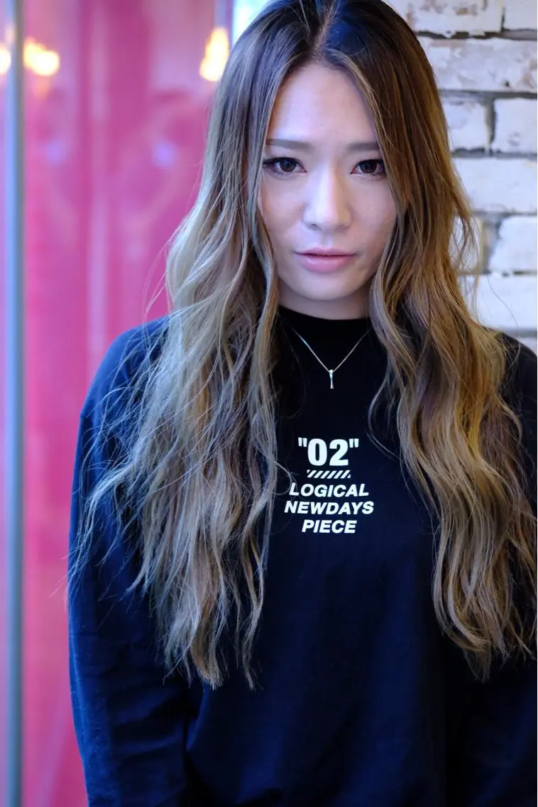ロング WHALE hair × beautyのヘアスタイル