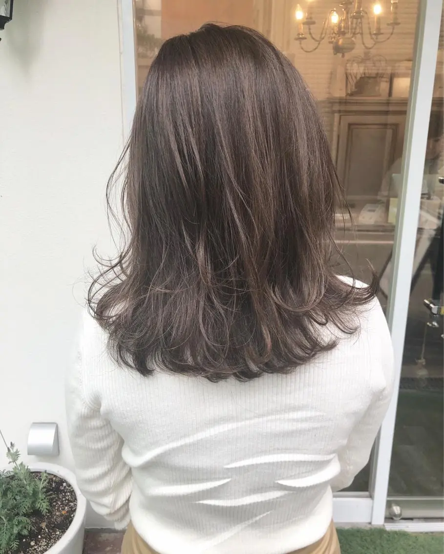 セミロング カット ヘアカラー トリートメント ＨＩ ROのヘアスタイル