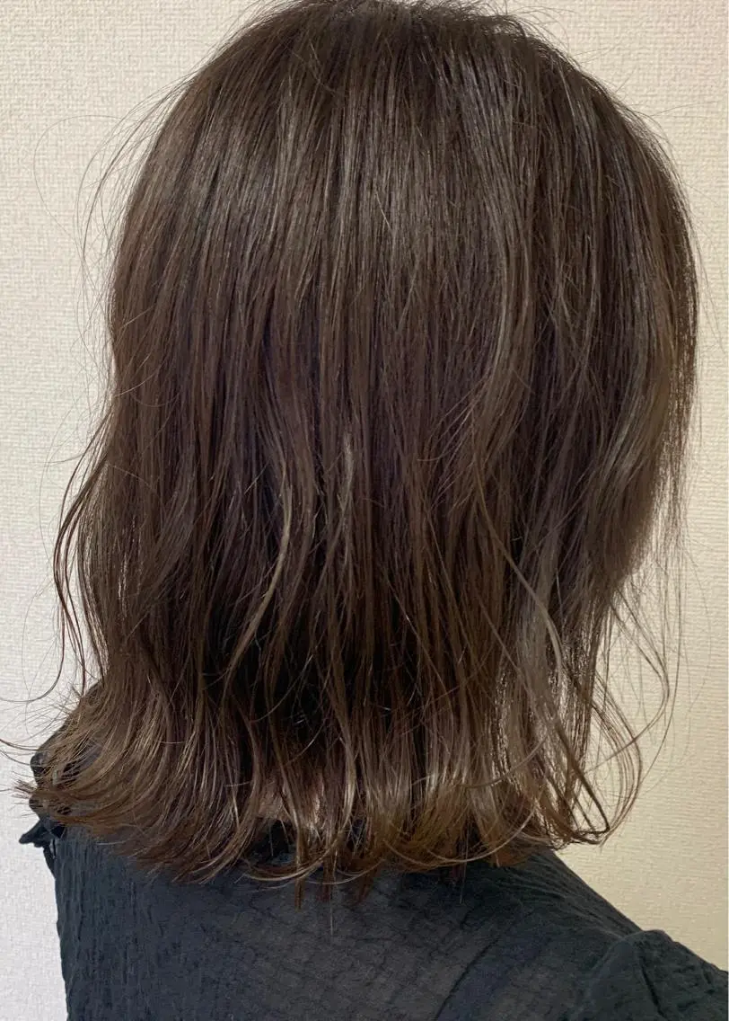 ミディアム アッシュ アッシュブラウン 髪質改善お任せ ください♪ひとみのヘアスタイル