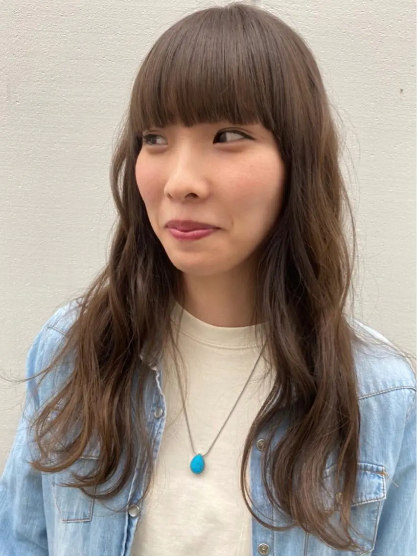 ロング 高梨 里穂のヘアスタイル