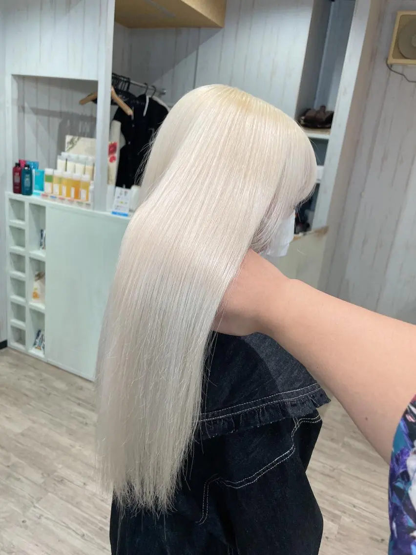ロング カラー ブロンド ホワイトブロンド 深夜帯！説明文必読 Oahu iwataのヘアスタイル