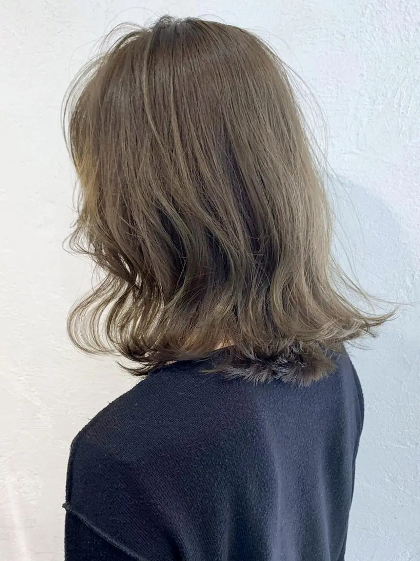 ミディアム カラー パーマ ヘアアレンジ ベージュカラー オリーブベージュ ITbyALBUM 八王子店のヘアスタイル