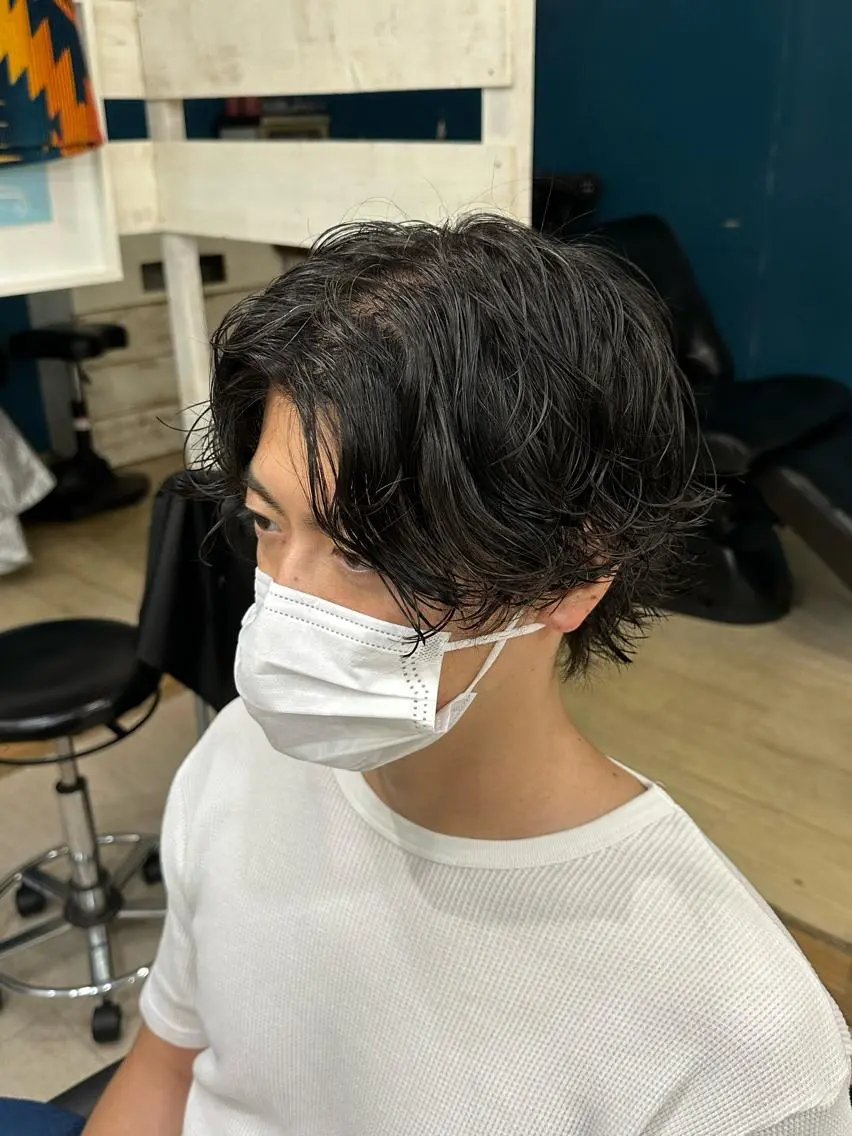 ミディアム パーマ メンズ ミディアムパーマ メンズパーマ Mens cut Hannaのヘアスタイル