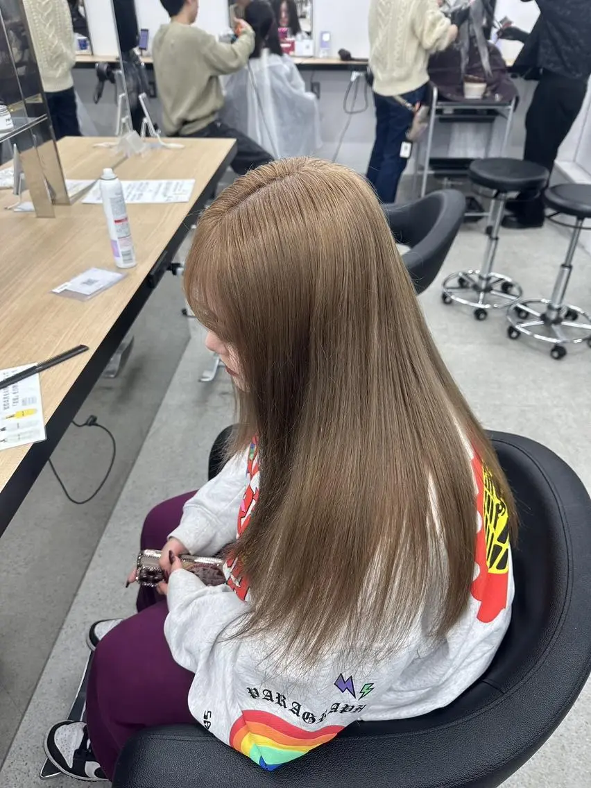 ロング カラー ヘアアレンジ ヘアカラー トリートメント ヘッドスパ ヘアセット NAMI🤎ブラウン &ミルクティー🤍のヘアスタイル
