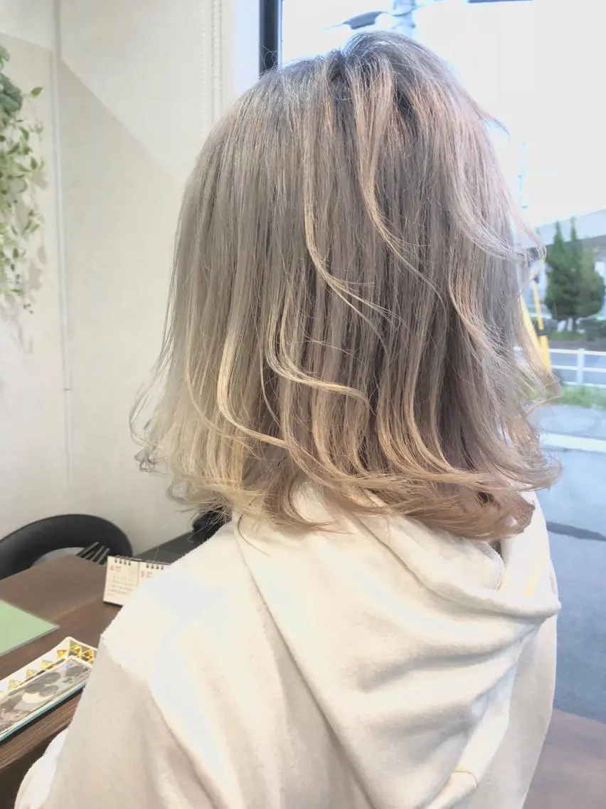 ショート カラー カット トリートメント 佐藤 輝幸のヘアスタイル