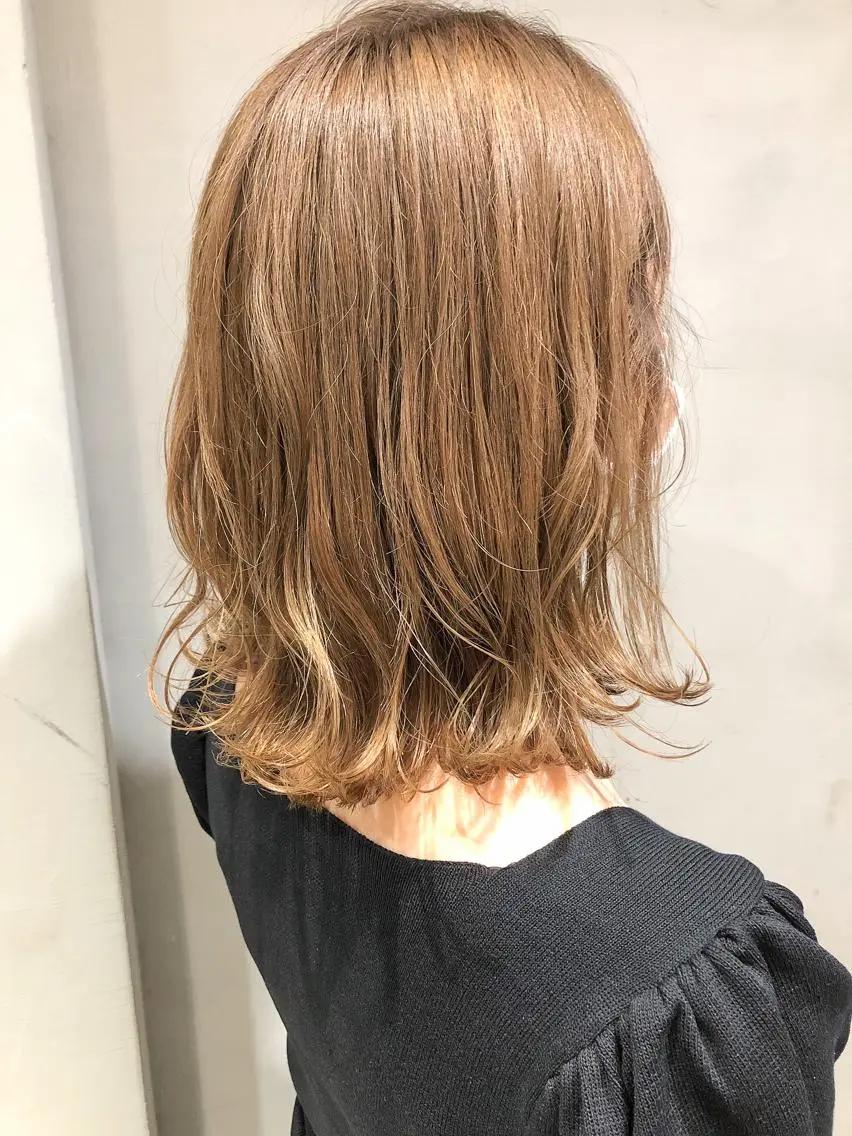 ミディアム カラー 圧倒的透明感カラー nana🦕のヘアスタイル
