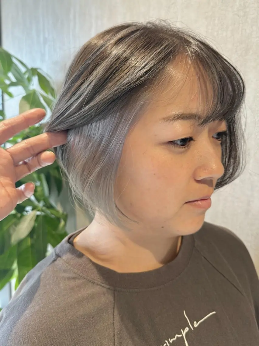 ミディアム NOA 青木のヘアスタイル