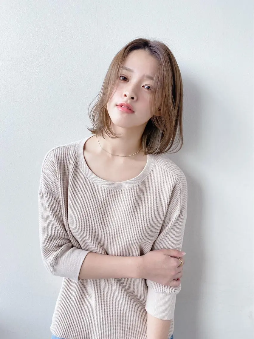 ミディアム 宮久 真子のヘアスタイル