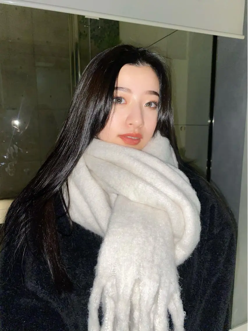 カラー 黒髪 飯ヶ谷 成海のヘアスタイル