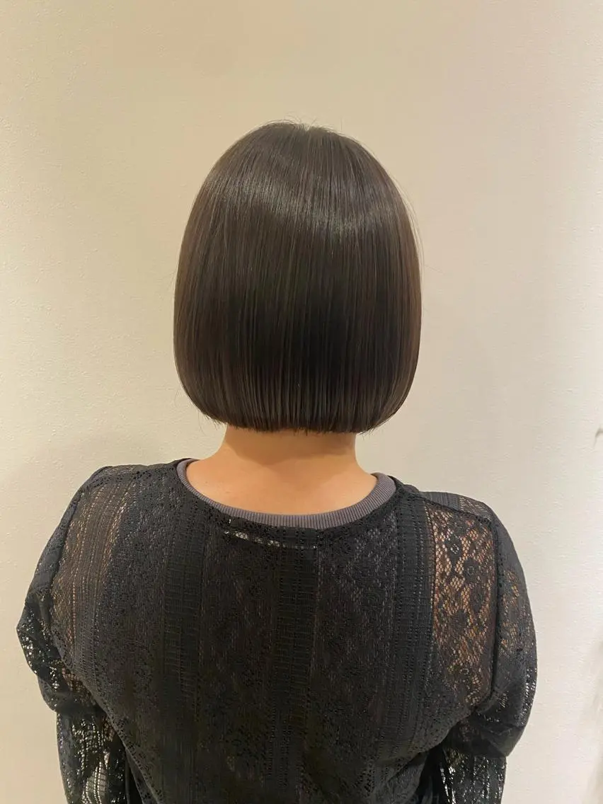 ミディアム カラー ボブ 網代 志帆のヘアスタイル