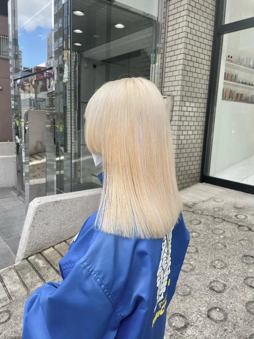 ミディアム カラー ブリーチ ブロンド ホワイトブロンド ✅ケアブリーチ✅ トヨオカ ノブヒデのヘアスタイル