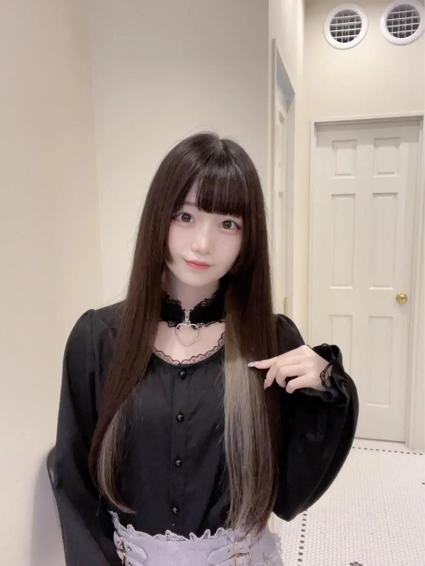ロング トリートメント りく レイヤーカット ケアブリーチのヘアスタイル