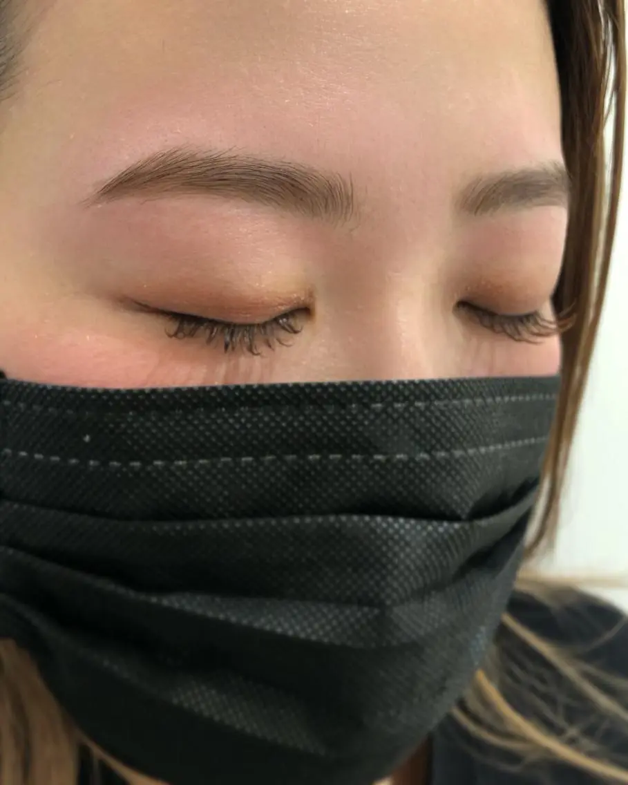 パーマ マツエク・マツパ アイブロウ 眉毛ワックス脱毛 ナチュラル 眉毛 まつ毛パーマ suu梅田のエステ・リラクイメージ